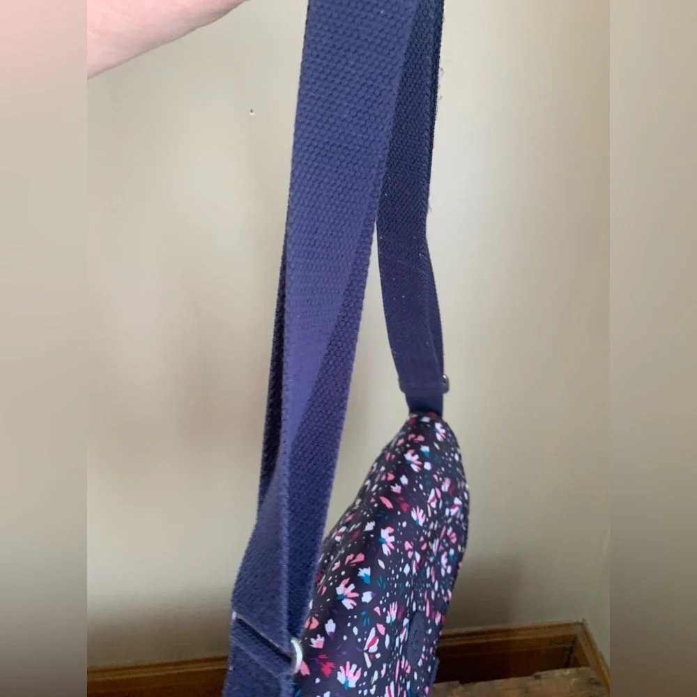 Kipling purse shoulder crossbody adjustable strap messenger confetti pattern